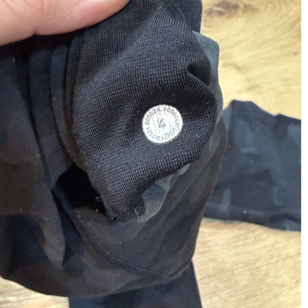 Lululemon Align High-Rise Camo Deep Coal Multi Size 4 - Picture 4 of 4